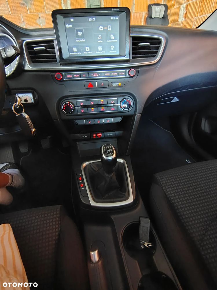 Kia Ceed 1.0 T-GDI ISG GT Line - 35