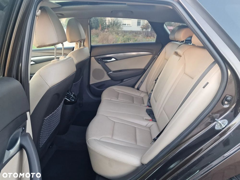 Hyundai i40 Kombi 1.7 CRDi DCT Premium - 8