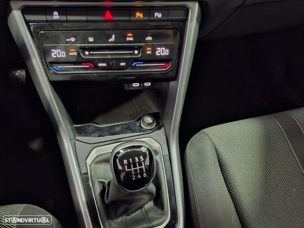 VW T-Roc 1.0 TSI Urban - 23