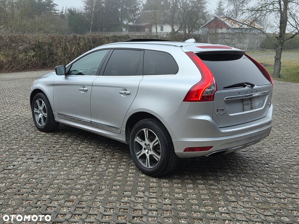 Volvo XC 60 T6 AWD Momentum - 4