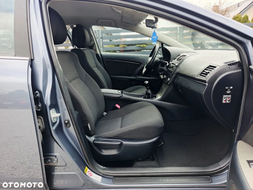 Toyota Avensis 1.8 Executive - 21