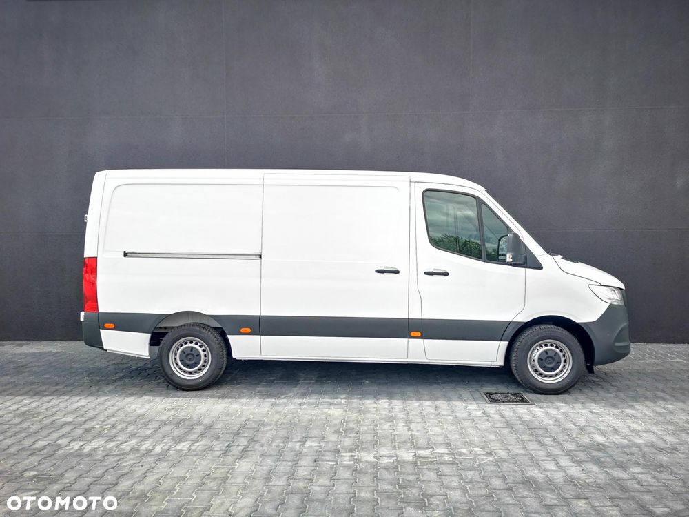 Mercedes-Benz Sprinter - 4