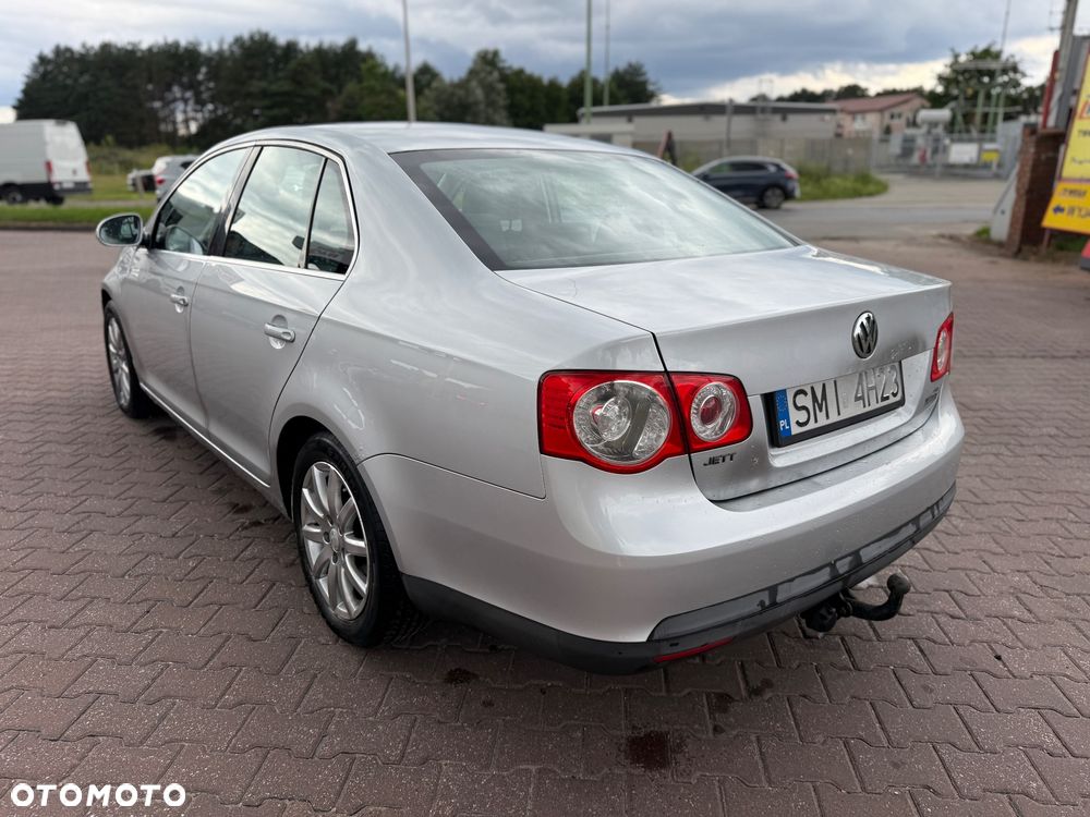 Volkswagen Jetta - 10