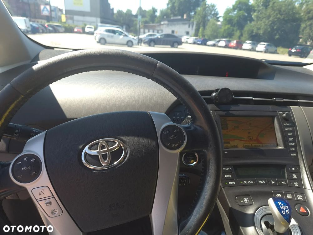 Toyota Prius 1.8 HSD Prestige - 21