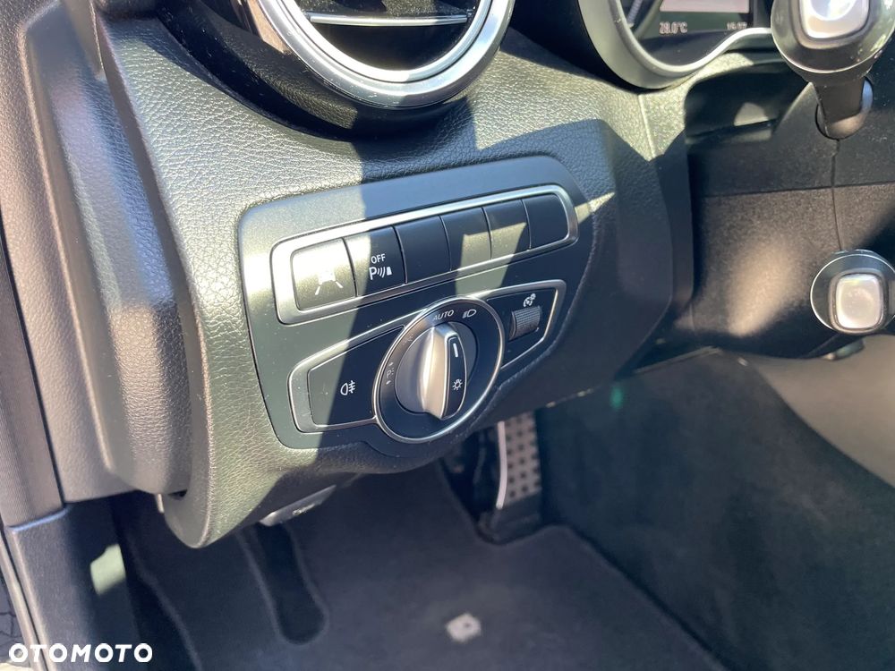 Mercedes-Benz Klasa C AMG 43 4-Matic - 22