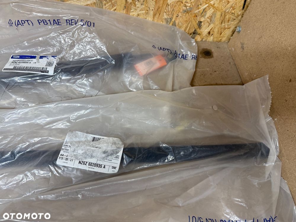 LISTWA ZGARNIAJĄCA DRZWI LEWA PRZÓD LEWA TYŁ FORD MAVERICK 2022- NZ6Z-6020935-A NZ6Z-6025555-A - 4