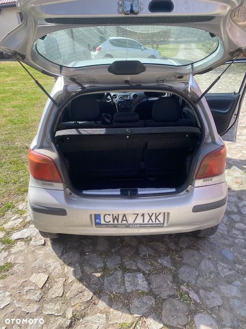 Toyota Yaris 1.0 Base - 3