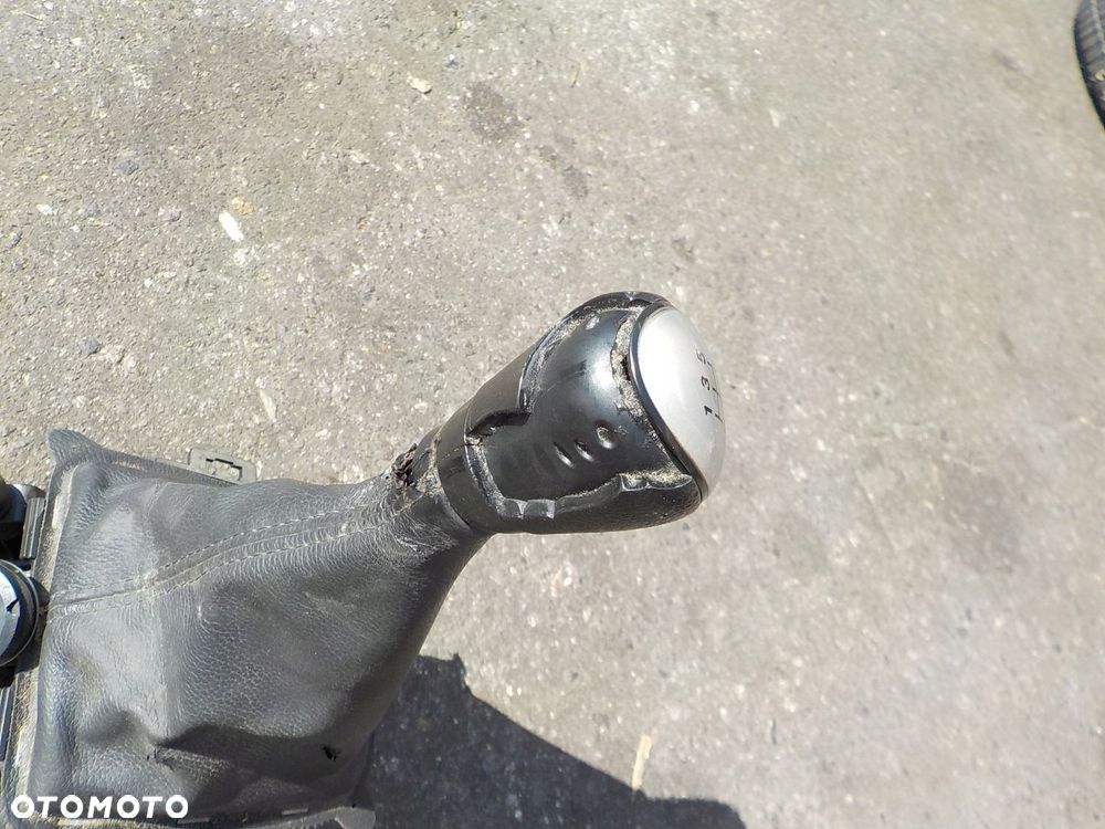 lewarek wybierak biegów ford fiesta mk7 1,6 tdci 8A6R-7C453-MBB - 2