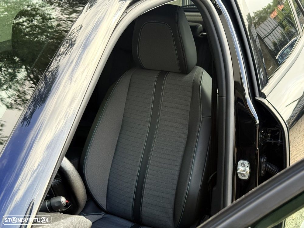 Peugeot 2008 1.2 PureTech Allure Pack - 28