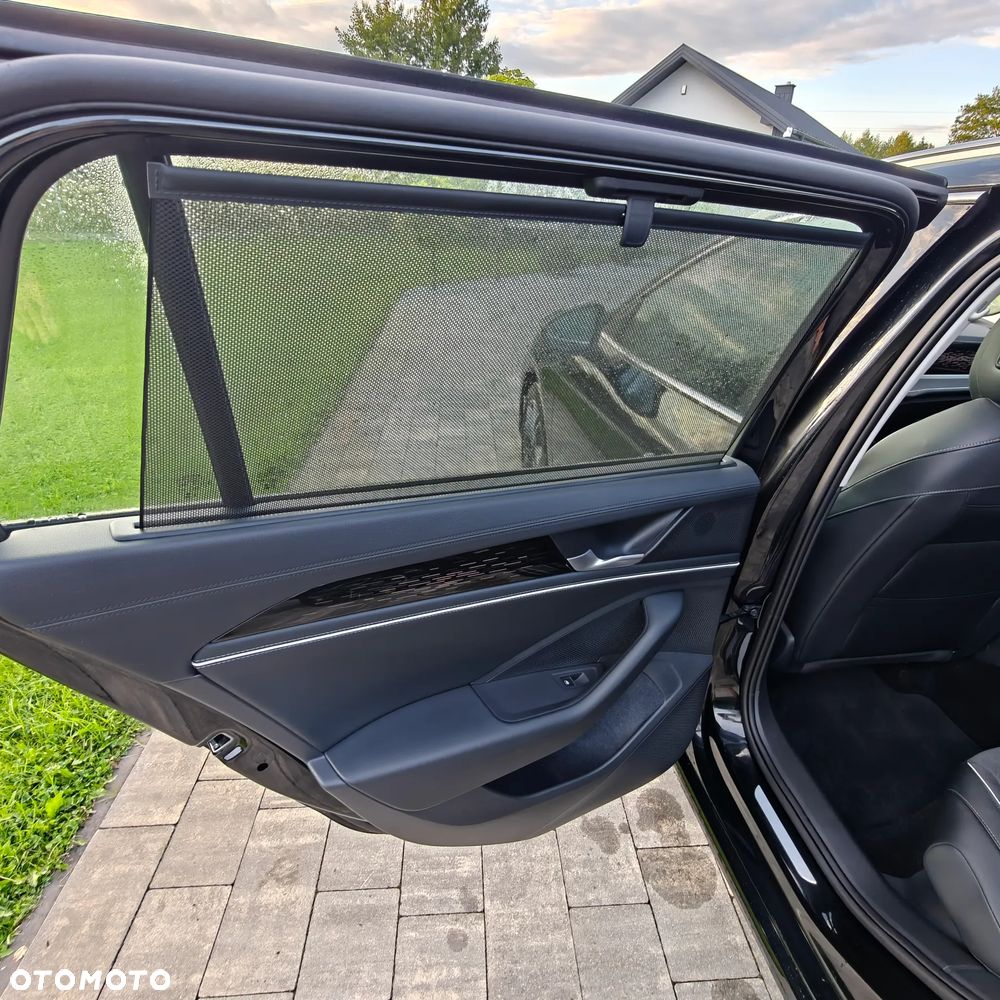 Volkswagen Passat - 12