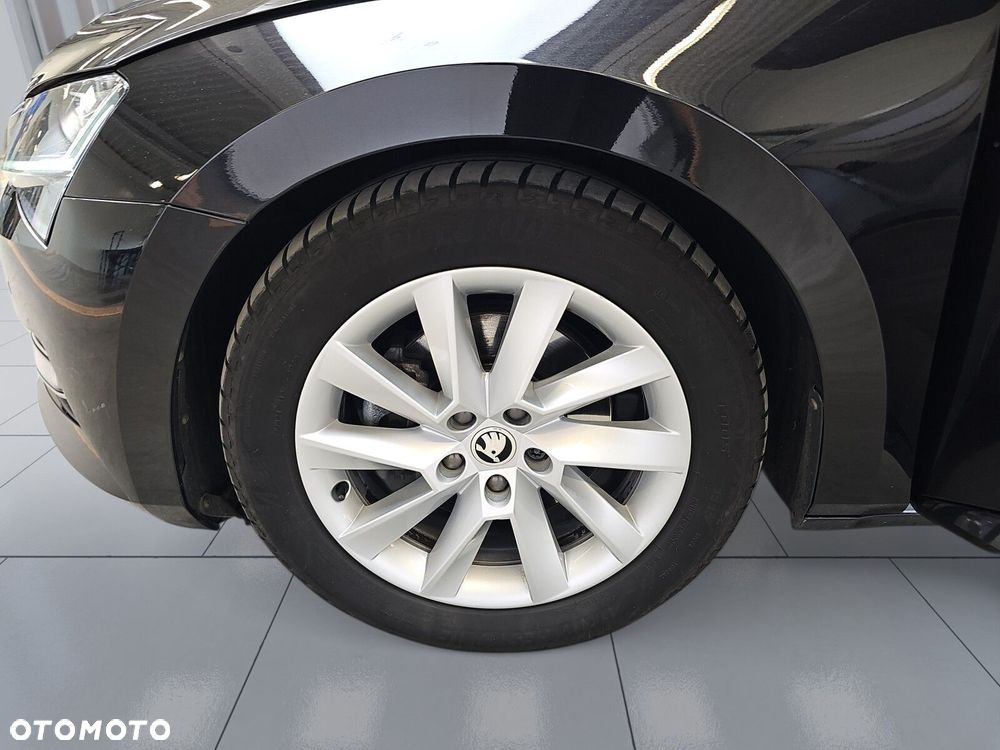 Skoda Superb 2.0 TDI SCR Style DSG - 31