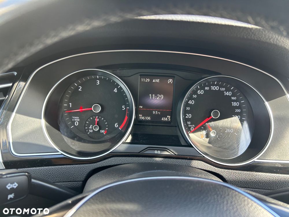 Volkswagen Passat Variant 2.0 TDI SCR DSG Comfortline - 18