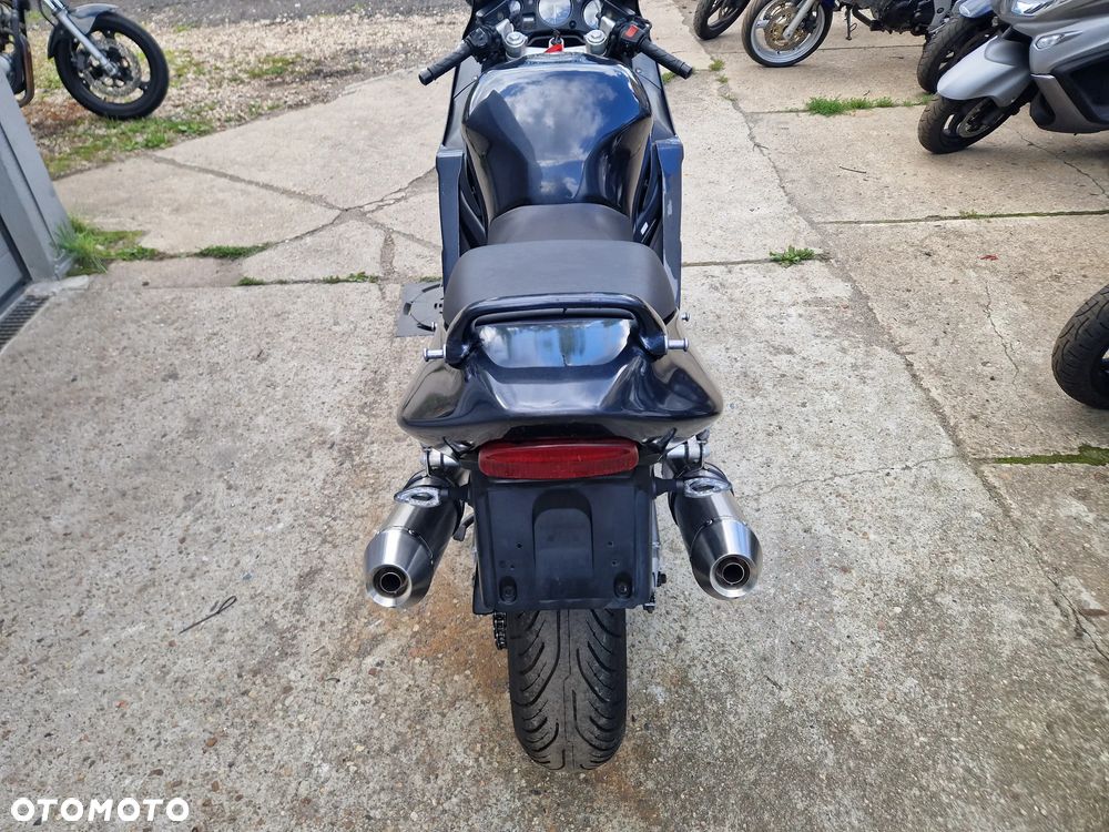 Honda CBR - 9