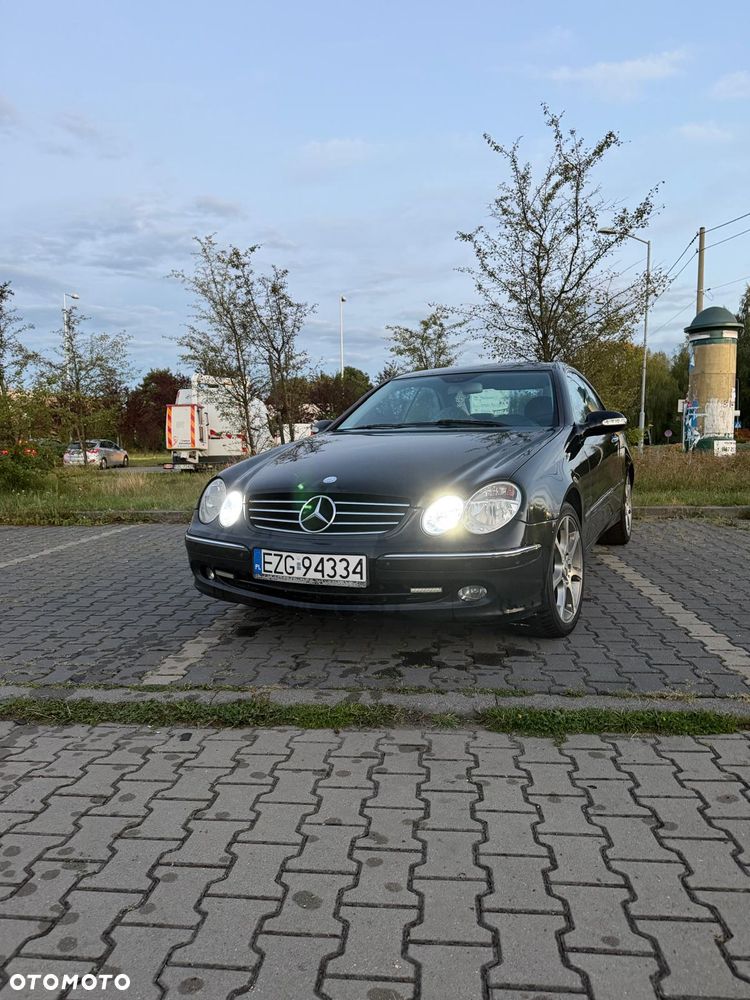 Mercedes-Benz CLK - 10