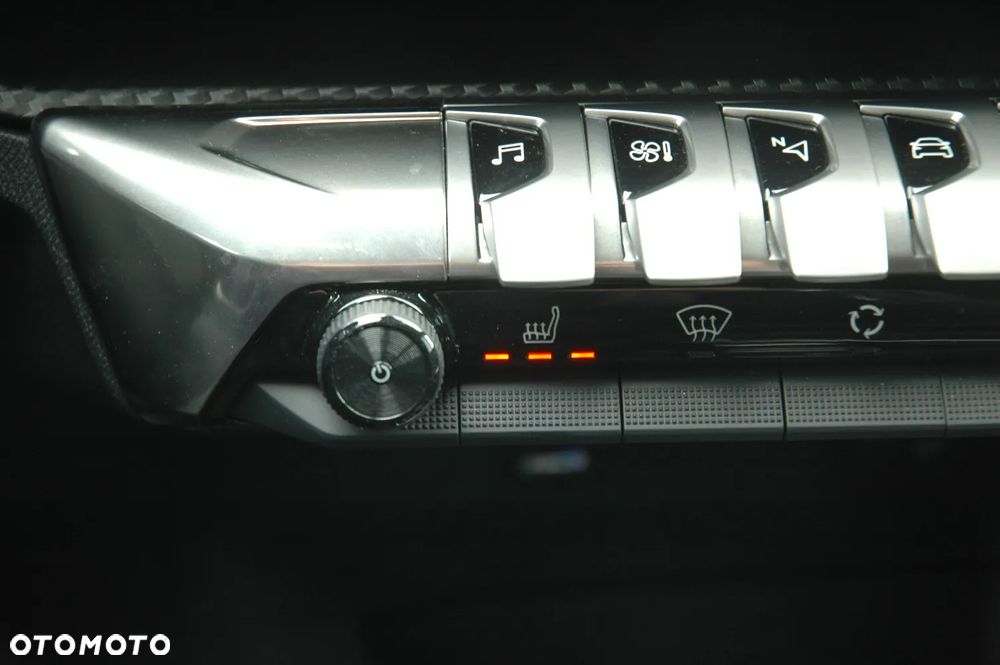 Peugeot 3008 1.2 PureTech Allure Pack S&S EAT8 - 14