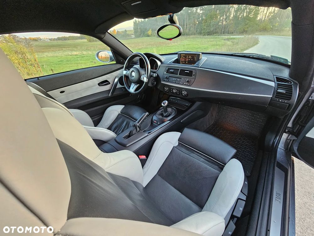 BMW Z4 Coupe 3.0si - 11