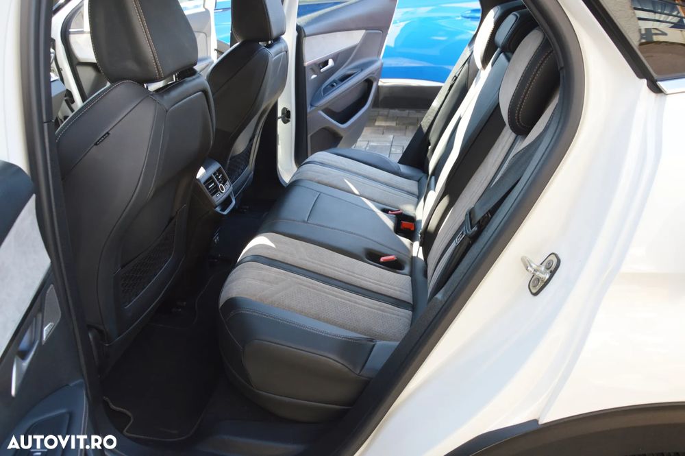 Peugeot 3008 225 e-EAT8 GT - 31