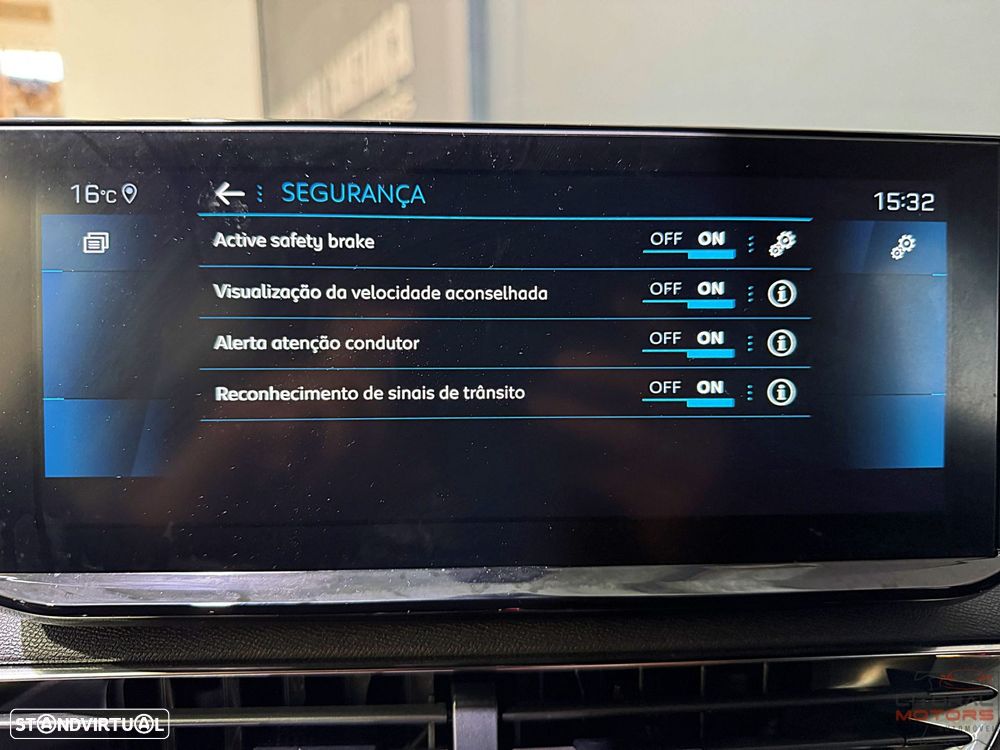 Peugeot 3008 1.2 PureTech Allure Pack EAT8 - 31