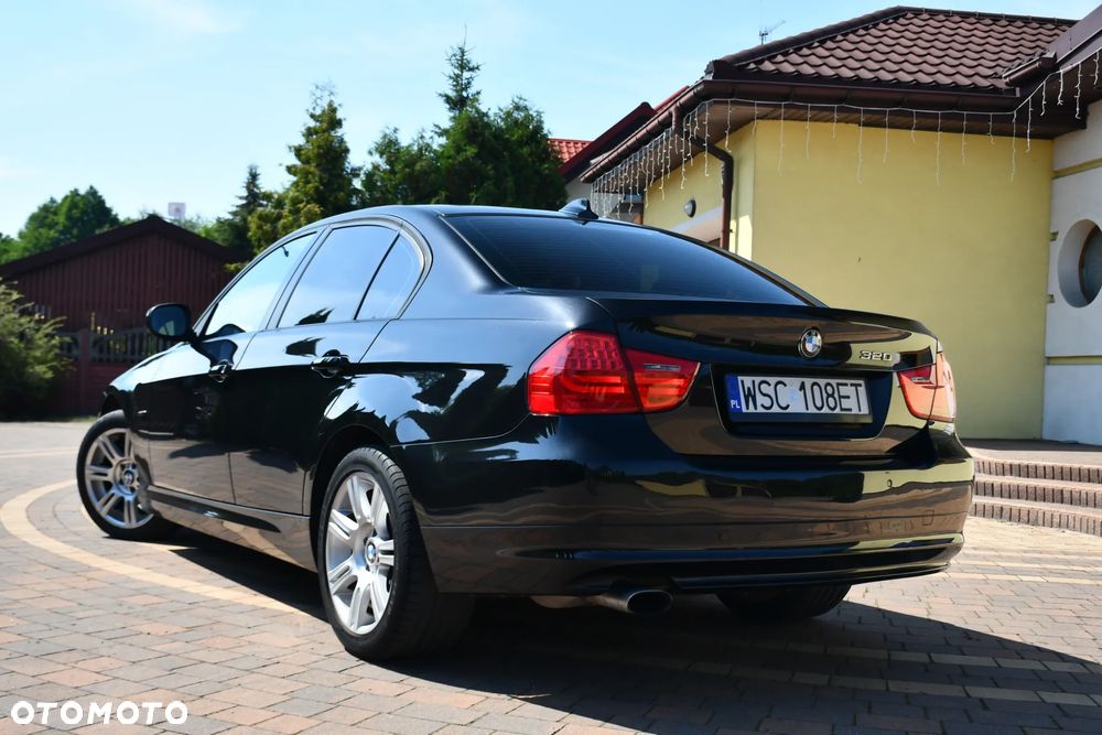 BMW Seria 3 320i - 16
