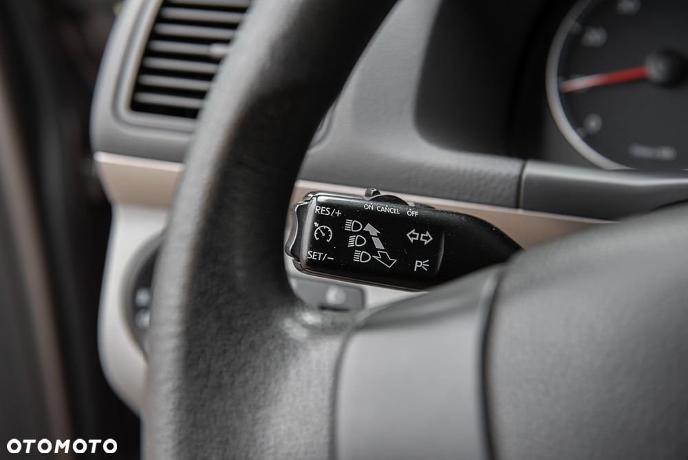 Volkswagen Touran - 20