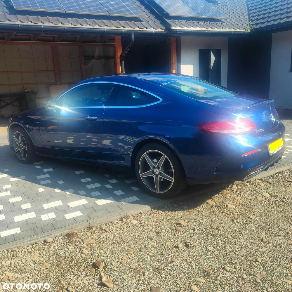 Mercedes-Benz Klasa C 300 7G-TRONIC AMG Line - 5