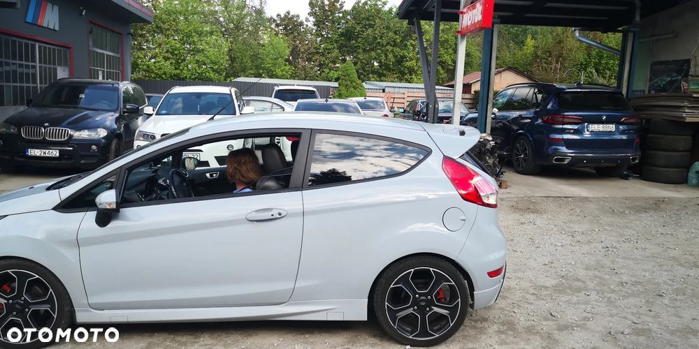 Ford Fiesta - 2