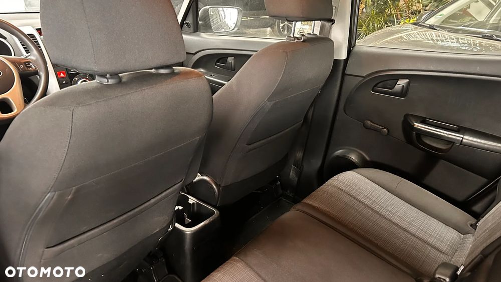 Kia Venga 1.4 M - 11