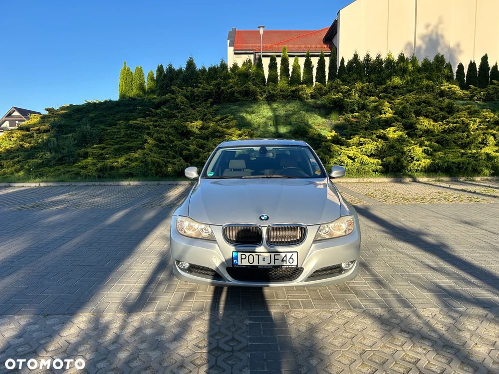 BMW Seria 3 318i Edition Exclusive - 14