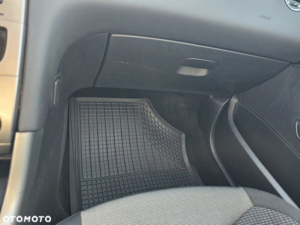 Peugeot 308 - 40