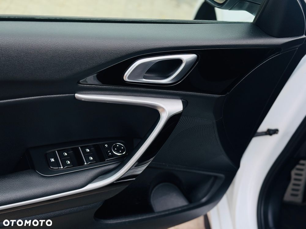 Kia ProCeed 1.5 T-GDI GT Line - 21