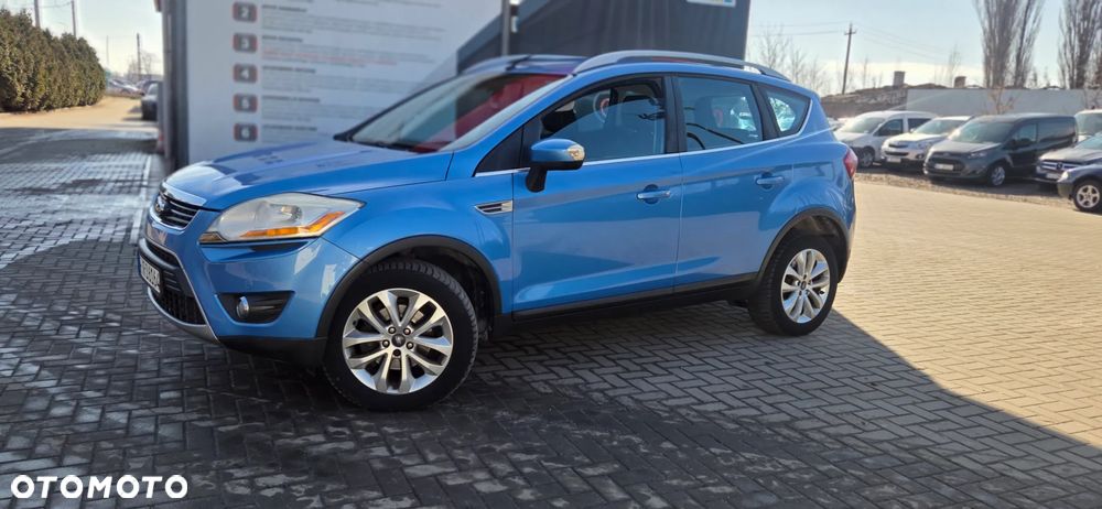 Ford Kuga 2.0 TDCi 2x4 Titanium - 4