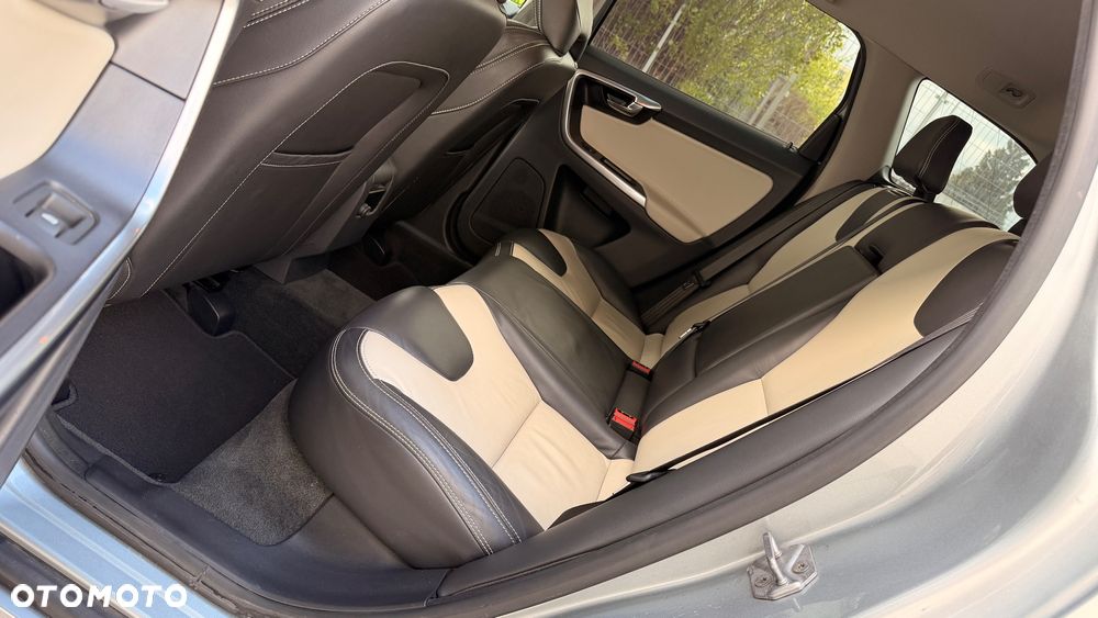 Volvo XC 60 D4 Geartronic Summum - 22