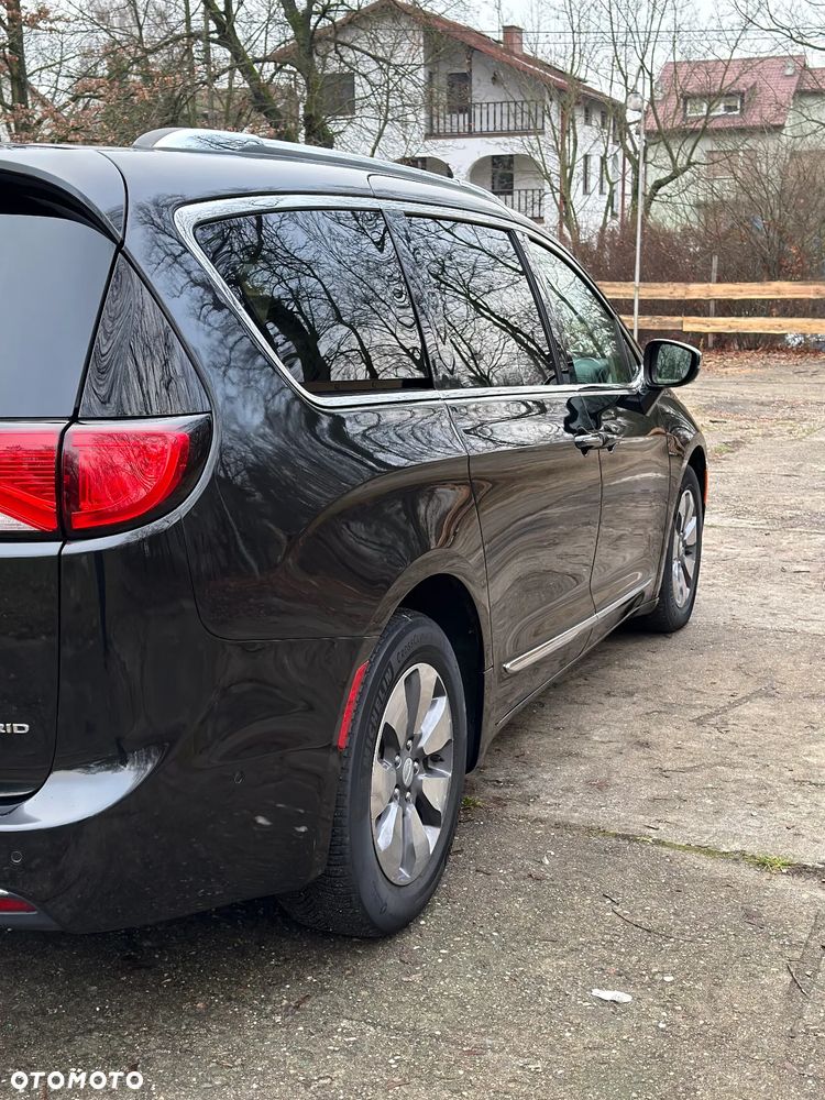 Chrysler Pacifica - 10