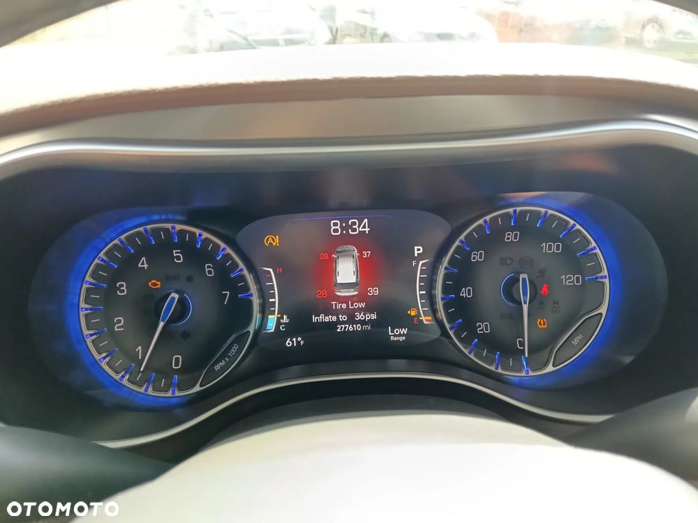 Chrysler Pacifica - 31