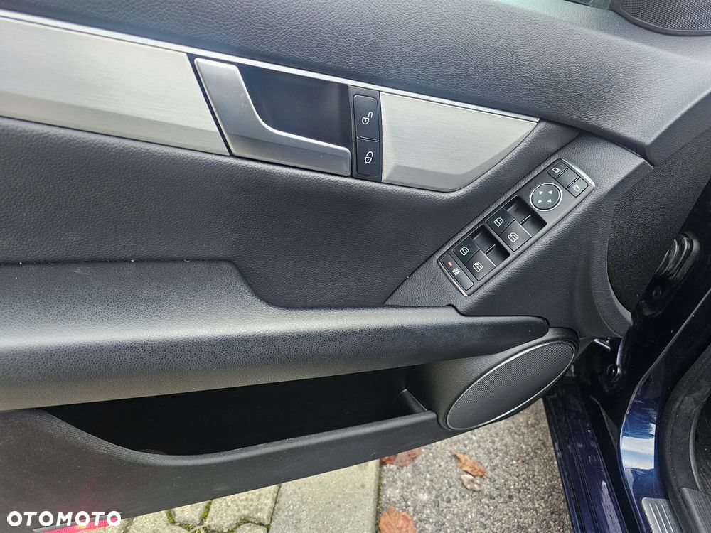 Mercedes-Benz Klasa C 200 CDI BlueEff Elegance - 26