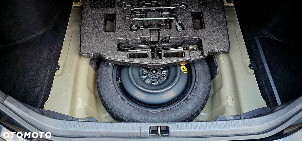 Toyota Camry 2.5 Hybrid Executive CVT - 12