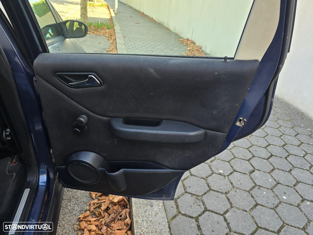 Mercedes-Benz A 150 - 23