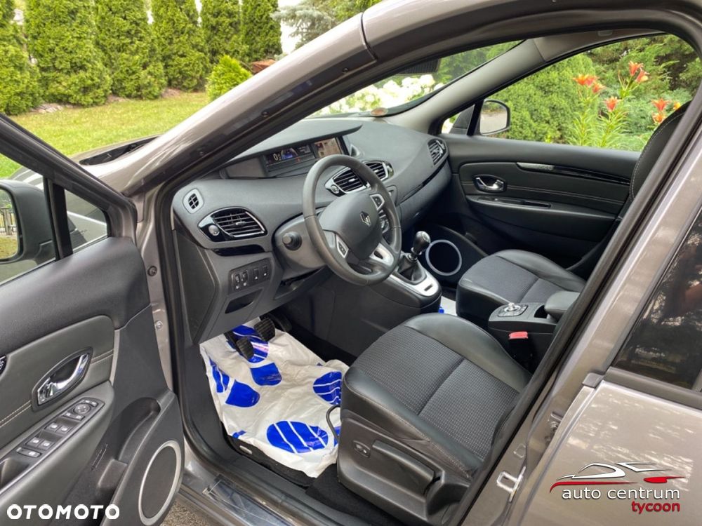 Renault Grand Scenic - 19