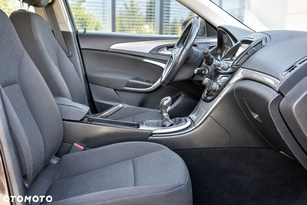 Opel Insignia 2.0 CDTI - 12