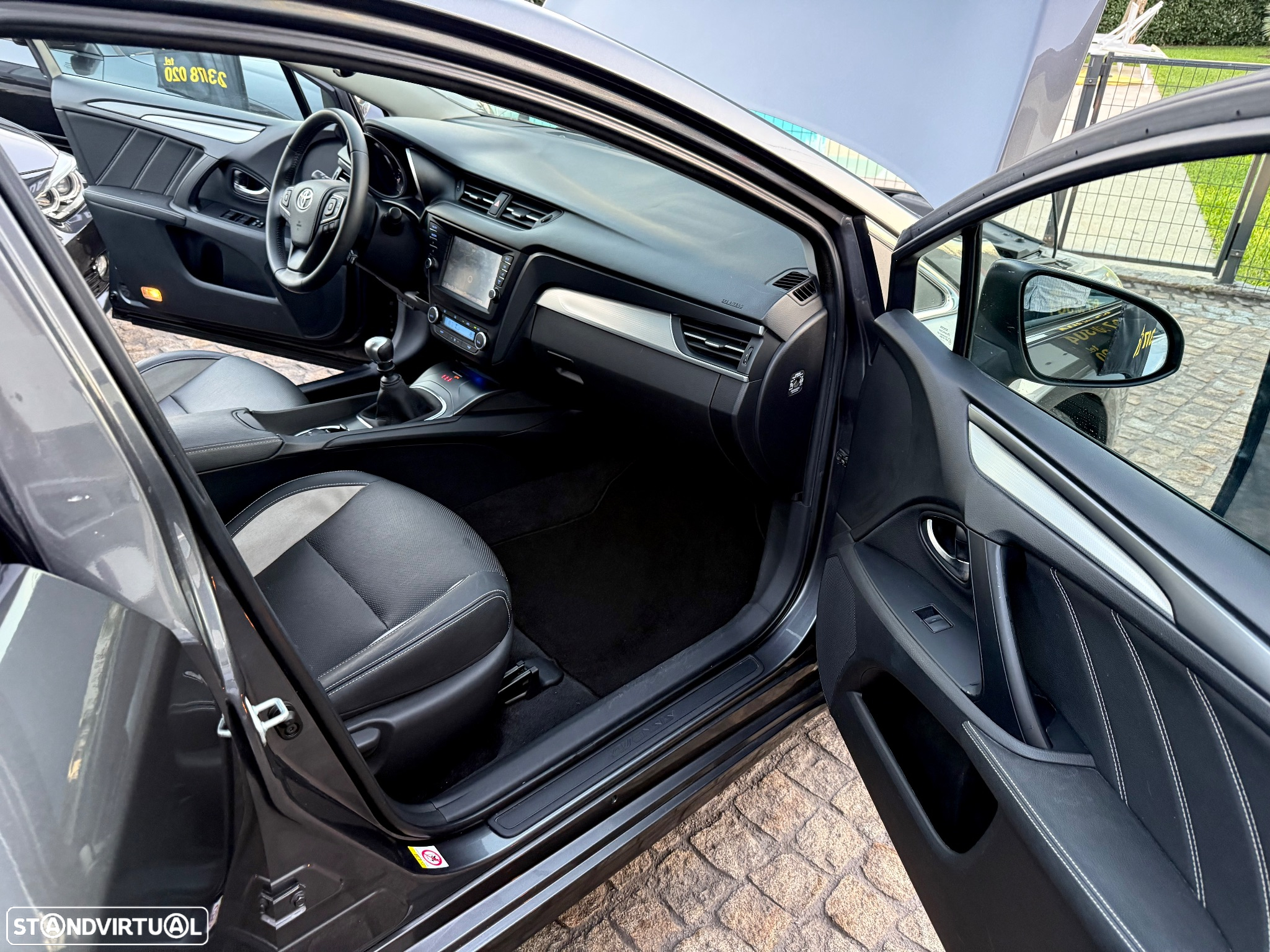 Toyota Avensis SD 1.6 D-4D Luxury+GPS - 40