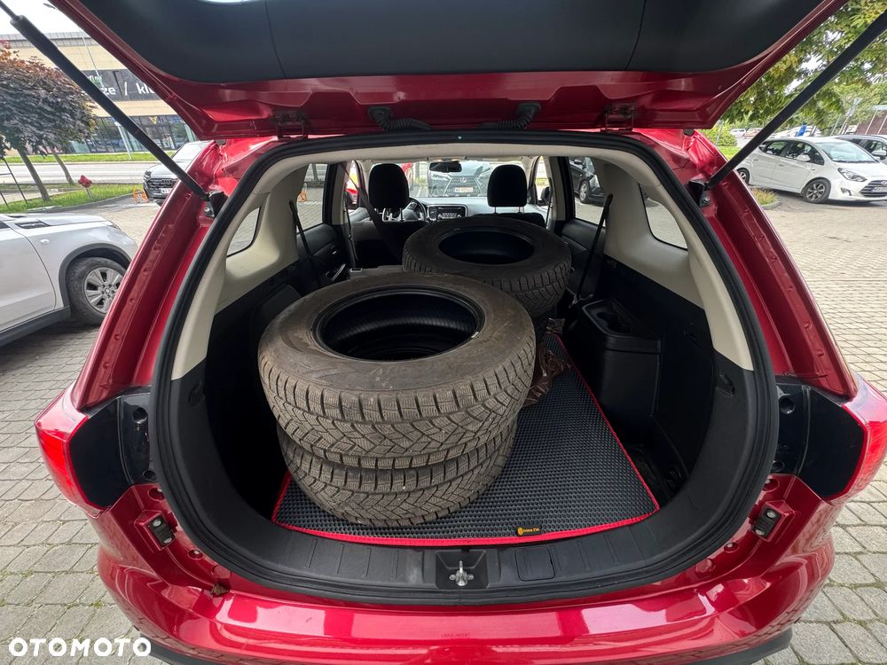 Mitsubishi Outlander 2.0 Intense 4WD CVT - 13