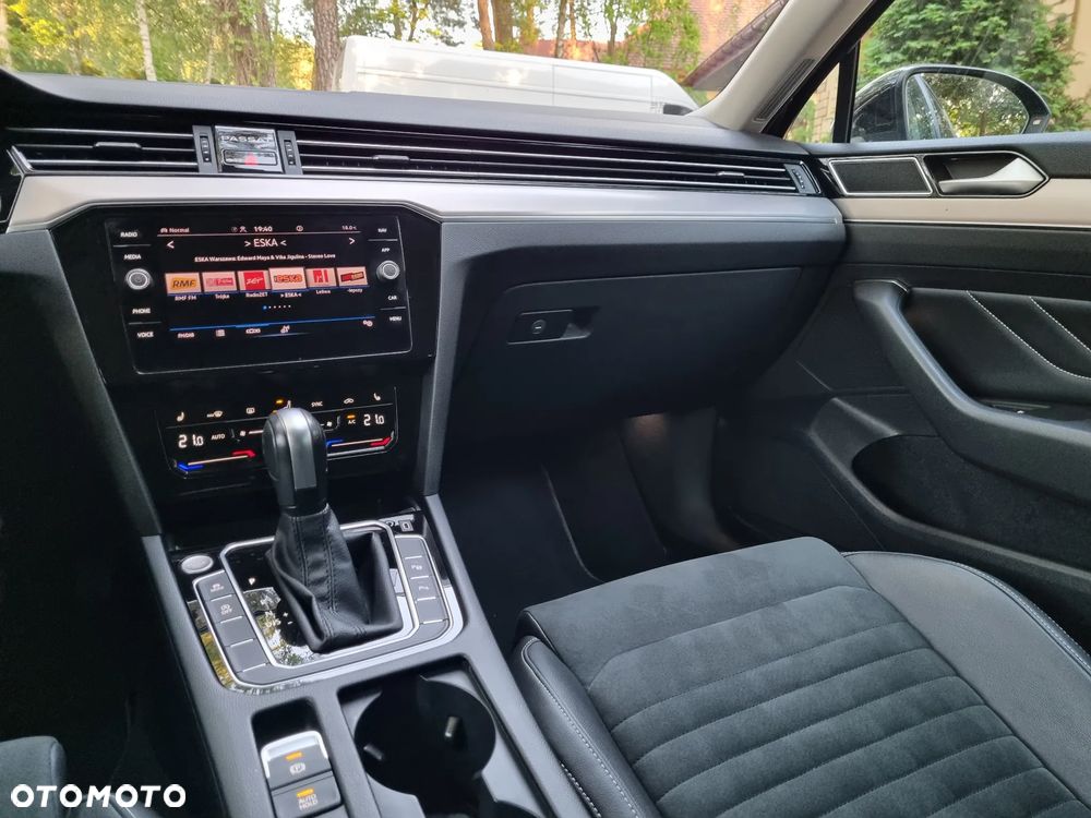 Volkswagen Passat 2.0 TDI 4Mot Elegance DSG - 24
