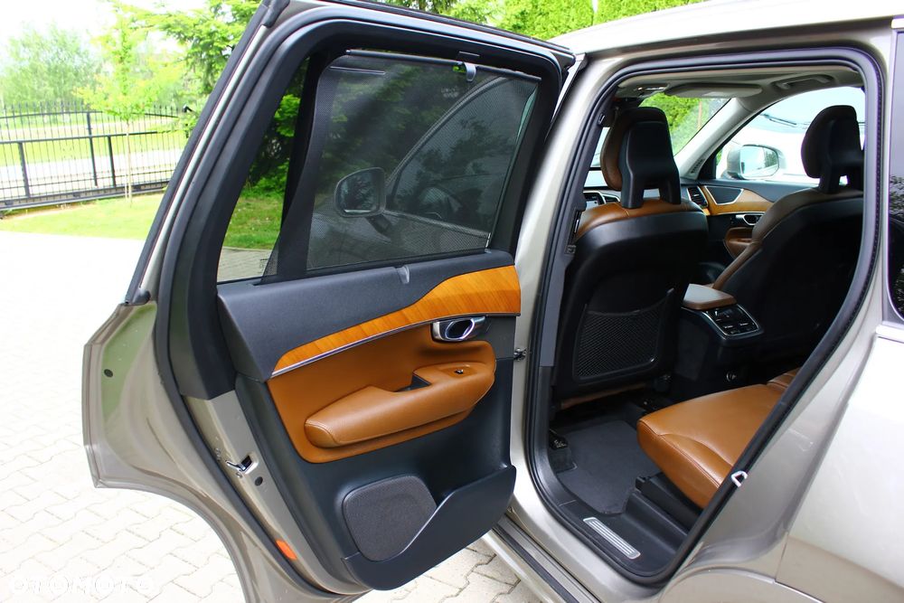 Volvo XC 90 B5 D AWD Momentum Pro 7os - 33