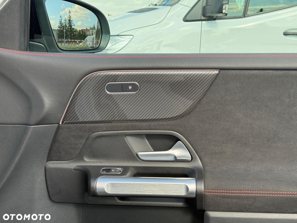 Mercedes-Benz GLB 200 AMG Line 7G-DCT - 27