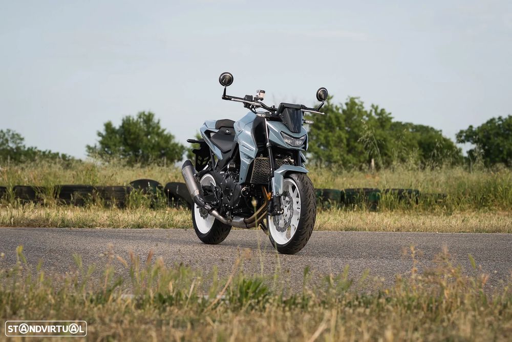 Honda CB 750 Hornet - dream garage - 6