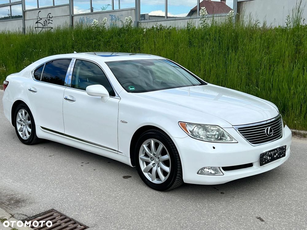 Lexus LS - 1