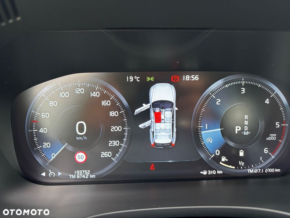Volvo XC 60 B4 D AWD Momentum Pro - 22
