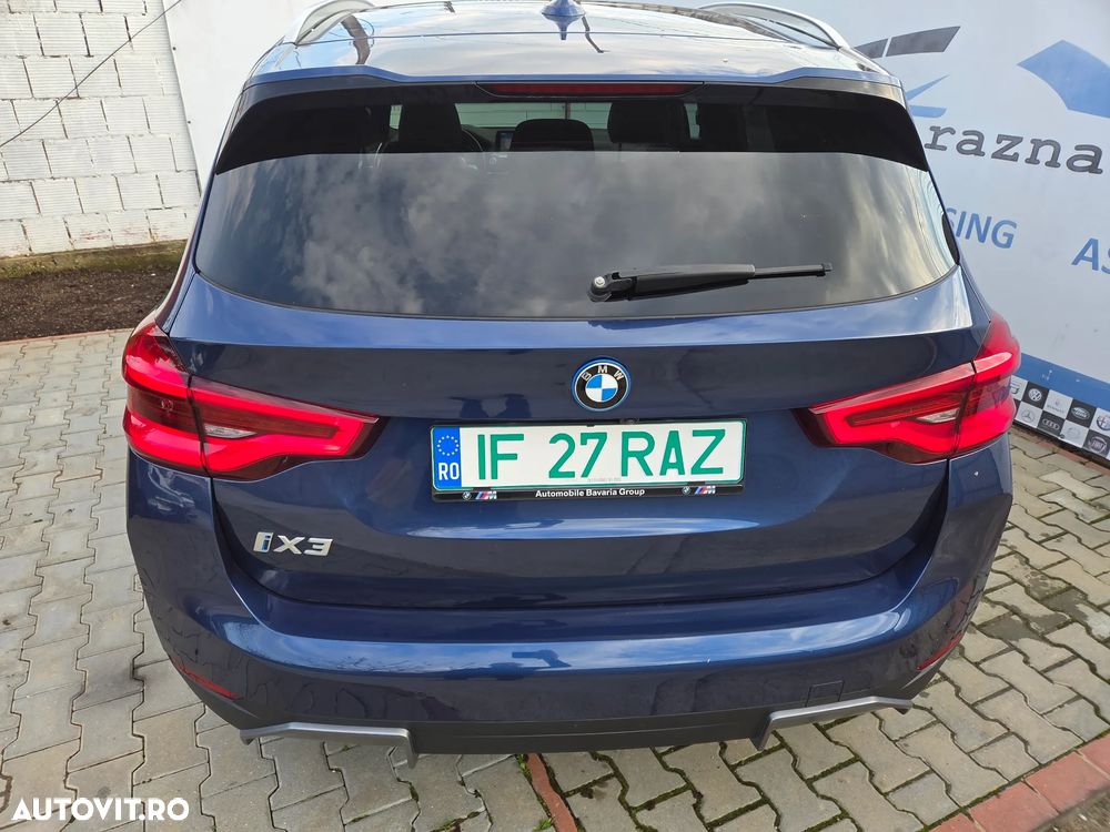 BMW iX3 - 13