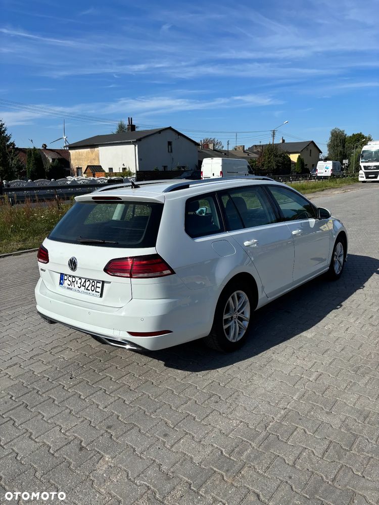 Volkswagen Golf - 6