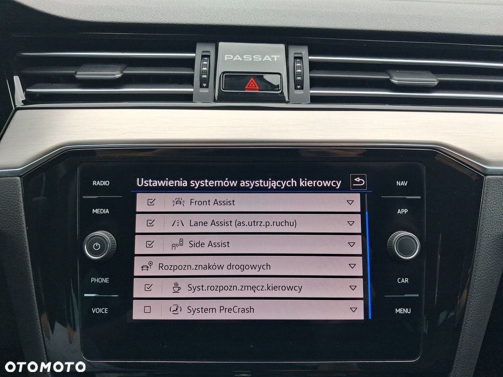 Volkswagen Passat - 30